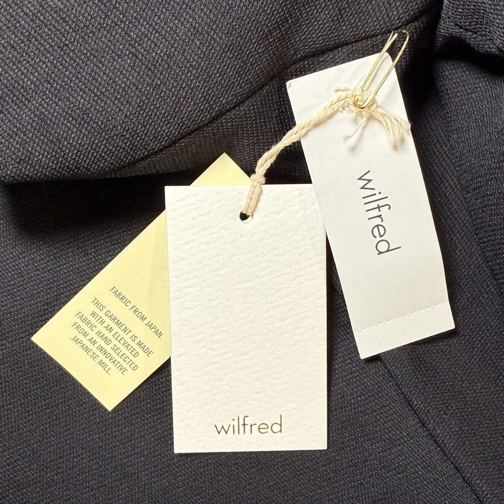 Wilfred Aritzia NWT $188 Ecoulement Black Jumpsuit V-Neck Wide Leg Cropped sz 6